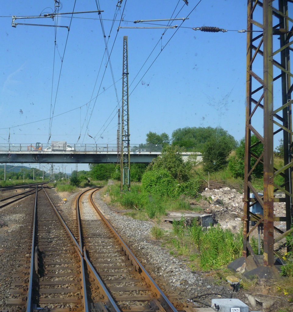 Abzweig der Unstrutbahn an der westlichen Ausfahrt des Naumburger Hauptbahnhofs; 29.06.2010