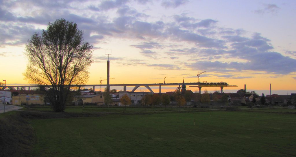 Aktueller Bauzustand der zuk�nftigen Unstruttalbr�cke f�r die ICE Neubaustrecke Erfurt - Halle/Leipzig, bei Wetzendorf; 24.10.2010