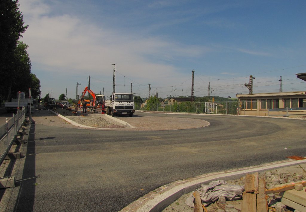 Am 06.06.2011 fanden vor dem Naumburger Hauptbahnhof umfangreiche Bauarbeiten statt. In dem Bereich befand sich fr�her die G�terverladung; 06.06.2011