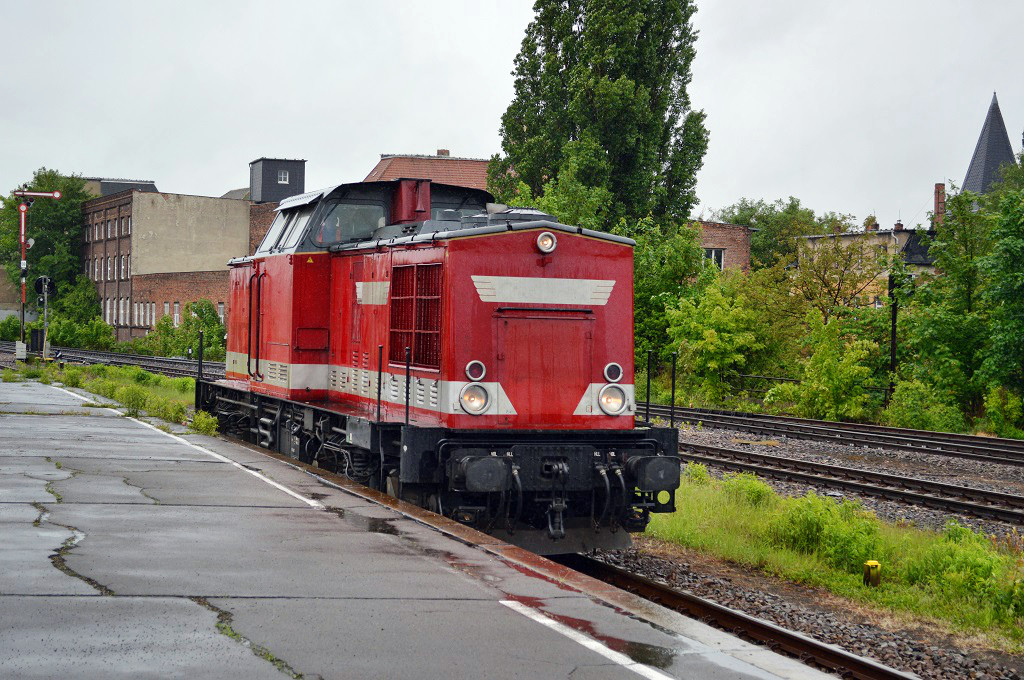 Am 18.05.2013 rangierte in Zeitz die EBS 202 597-1 in Richtung Gbf.
