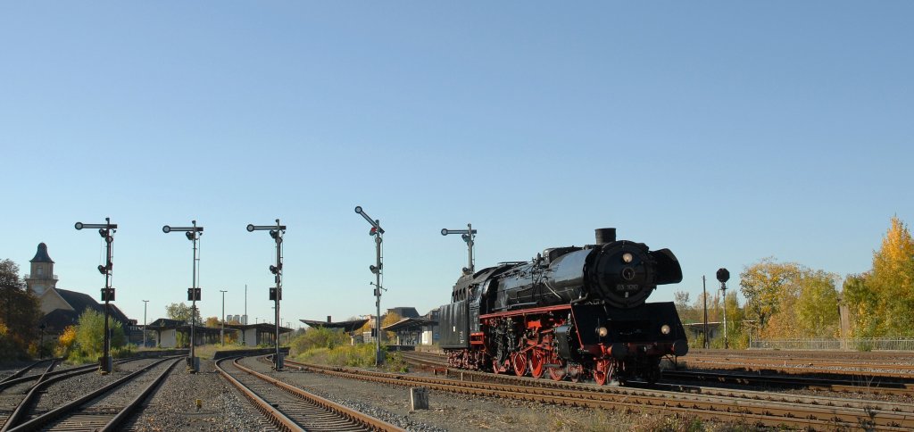 Am 19.10.2012 war die DB 03 1010 als Tfzf 93074 von N�rnberg Hbf nach Leipzig-Plagwitz unterwegs und durchfuhr dabei auch den Bf Zeitz. (Foto: Silvio Vernaldi)