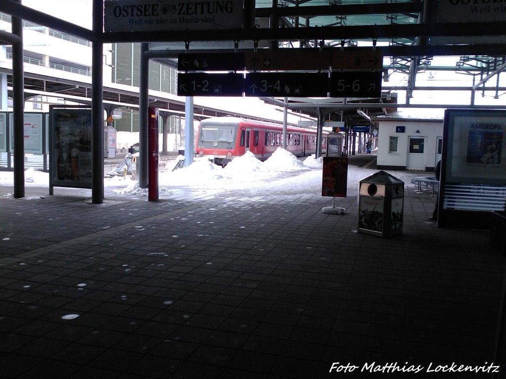 Am 21.3.13 War es Duster in Der Bahnsteighalle im Bahnhif Stralsund & 628 245 / 928 245 wurde als RE5 mit Ziel Neustrelitz Hbf bereitgestellt.