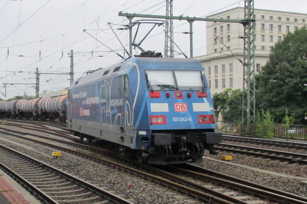 Am 25 September 2017 lauft 101 042 um in Dresden Hbf.