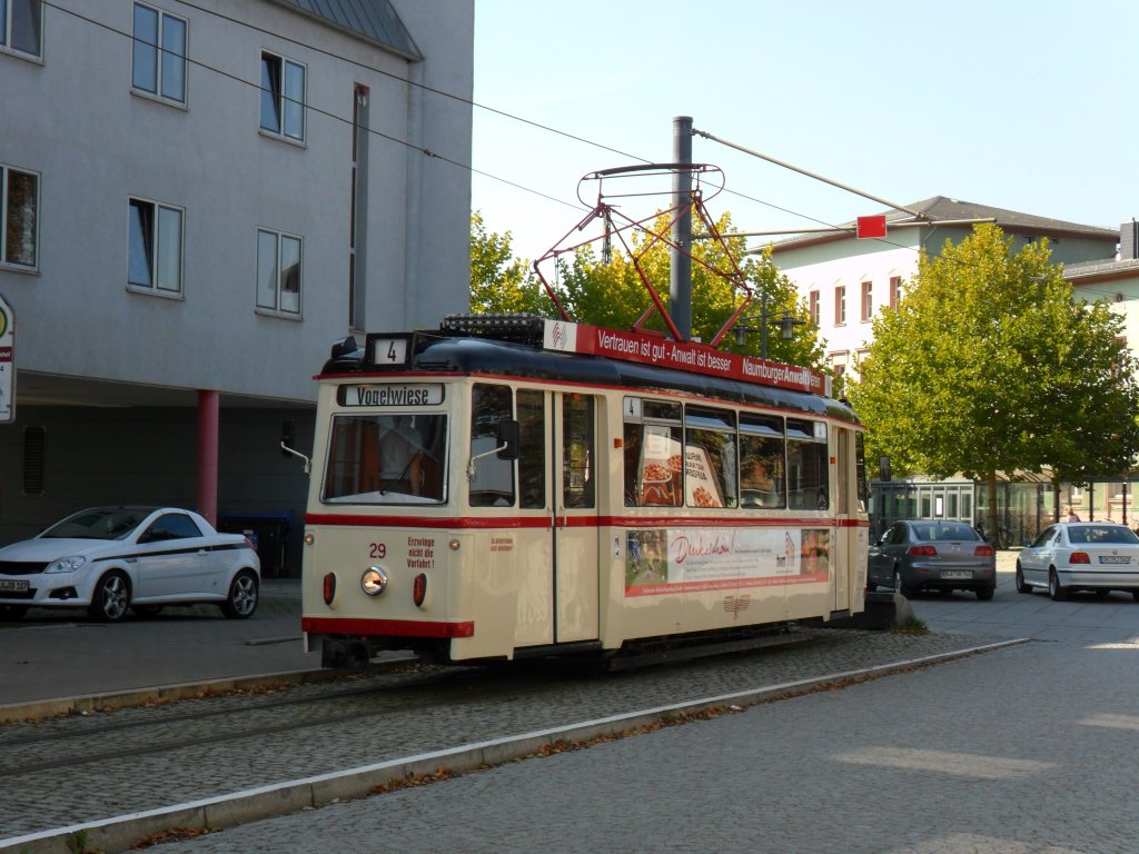 Am 25.09.2011 stand Tw 29 an Haltestelle Hauptbahnhof abfahrbereit zur Vogelwiese.
