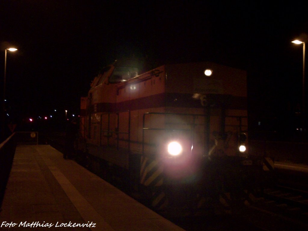 Am 8.12.09 ist im Bahnhof Bergen auf Rgen eine V100 mit Geplatzten Khlwasserschlau liegen geblieben