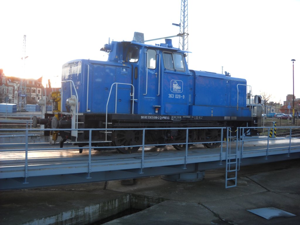 am 8.2.2011 steht 363 029-9 auf ihrem stammplatz bei uns im Bw Wismar (Eisenbahnfreunden Wismar e.V.) wo ich mittglied bin.