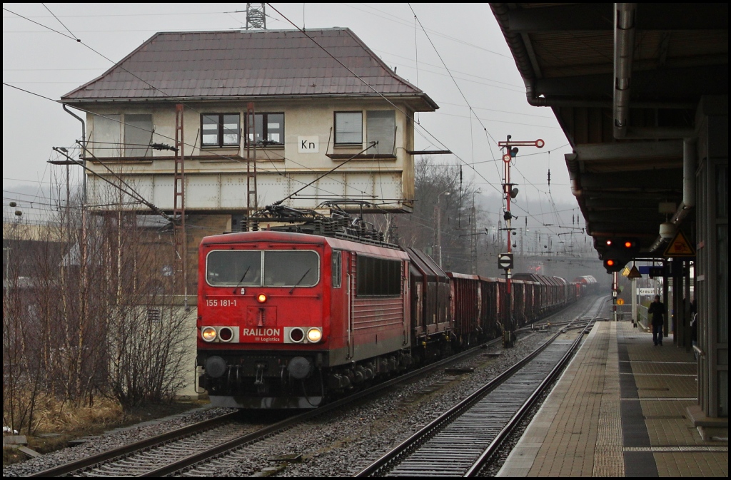 Am trben 18.02.12 hatte die 155 181 die Aufgabe eine Gterzug von Hagen Vorhalle nach Kreuztal Gbf zu fahren. Hier kurz vor dem Ziel in Kreuztal fotografiert.