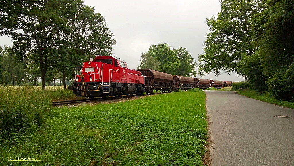 ankunft einer gravita 261 mit mehreren facs beim bhf glinde am 24.04.13