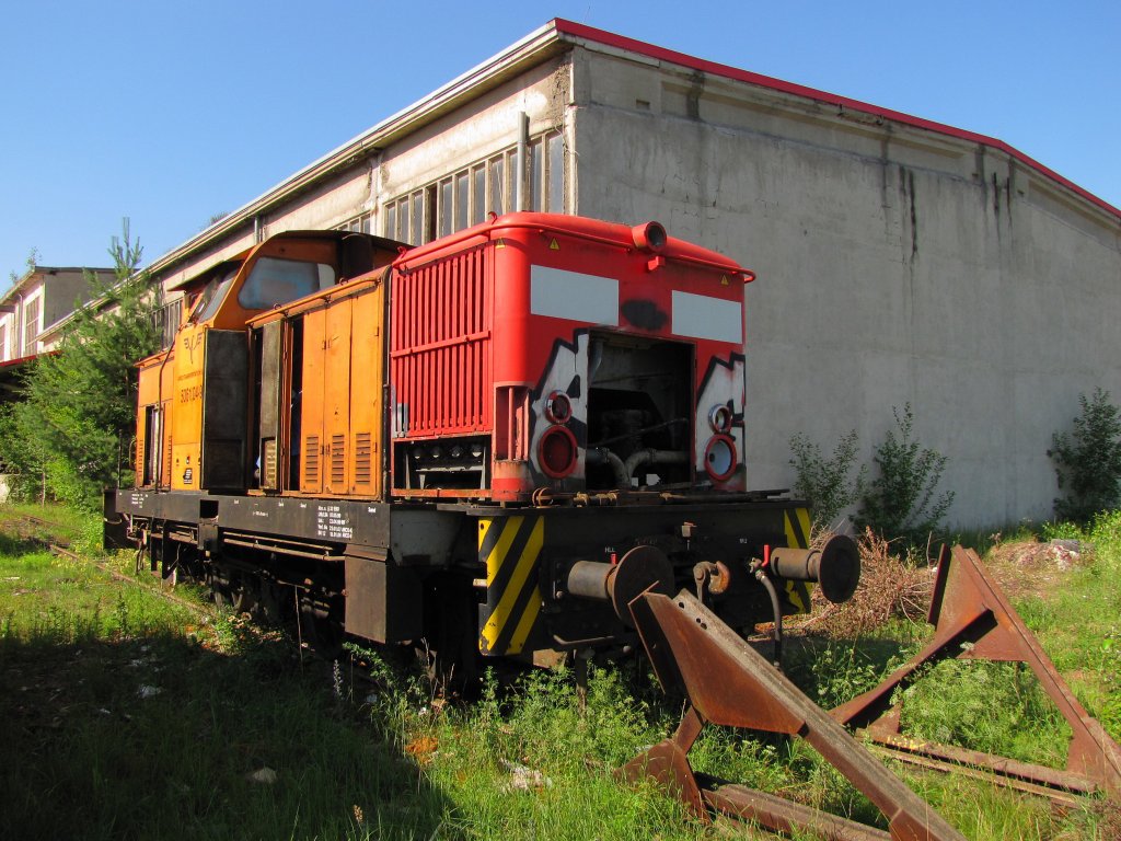 ARCO 5061.04-9 (ex KEG 0604) mit Motorabdeckung der DB Cargo 346 833-7  am Zementwerk Karsdorf; 09.07.2011
