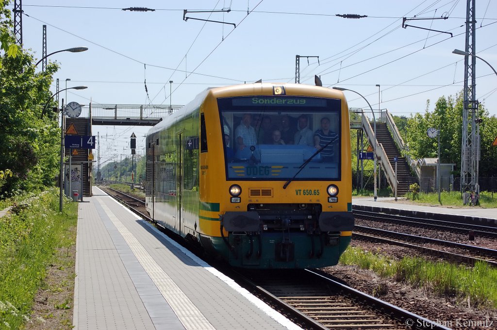 Auch die ODEG war mit einem Sonderzug in Priort an zu treffen gewesen. Es war ihr Triebwagen VT 650.65. Ziel dieses Sonderzug der ODEG ist mir nicht bekannt. 07.05.2011