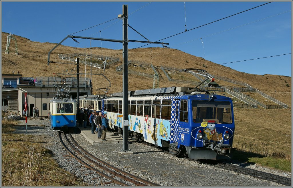 Auf 80 cm Spurweite von Montreux auf den Rochers de Naye: oder gut eine Stunde und gut 1500 Hhenmeter Fahrt mit der Rochers de Naye Bahn trennen uns von den Palmen am See und der groartigen Gebirgslandschaft auf dem Rochers de Naye.
25. Okt. 2012