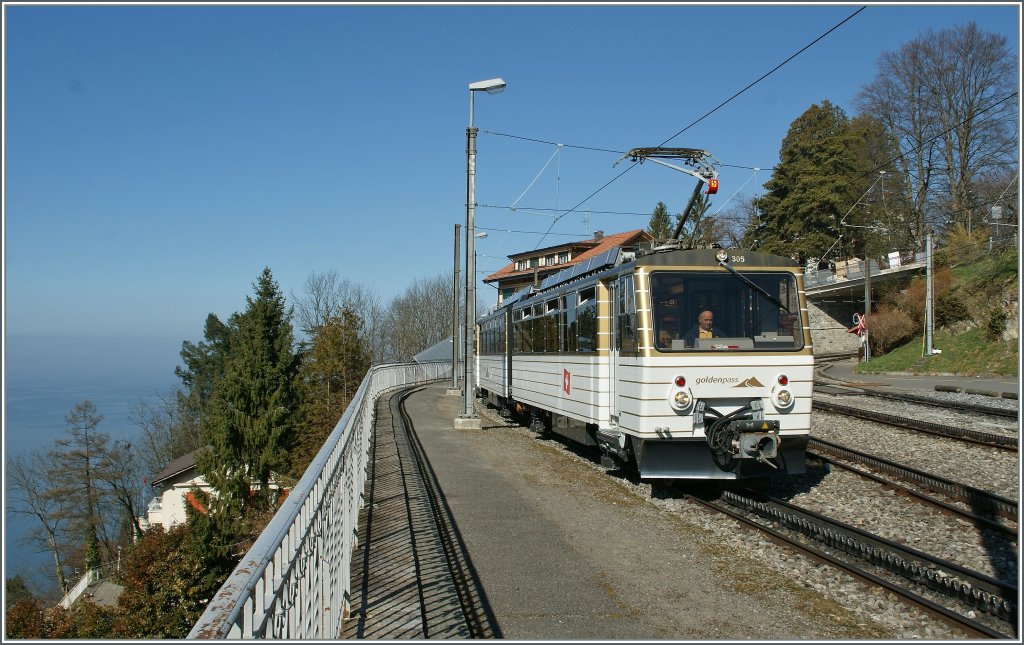 Auf 80 cm Spurweite von Montreux auf den Rochers de Naye: Glion mit seiner Aussicht.
15. Mrz 2012