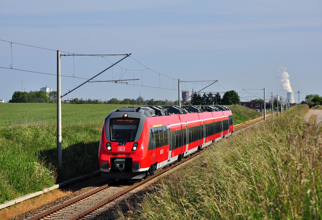 Auf Probefahrt befindet sich der 442 316.Kurz hinter Rostock wurde er auf seinem Weg nach Kavelstorf am 06.06.2012 geknipst.