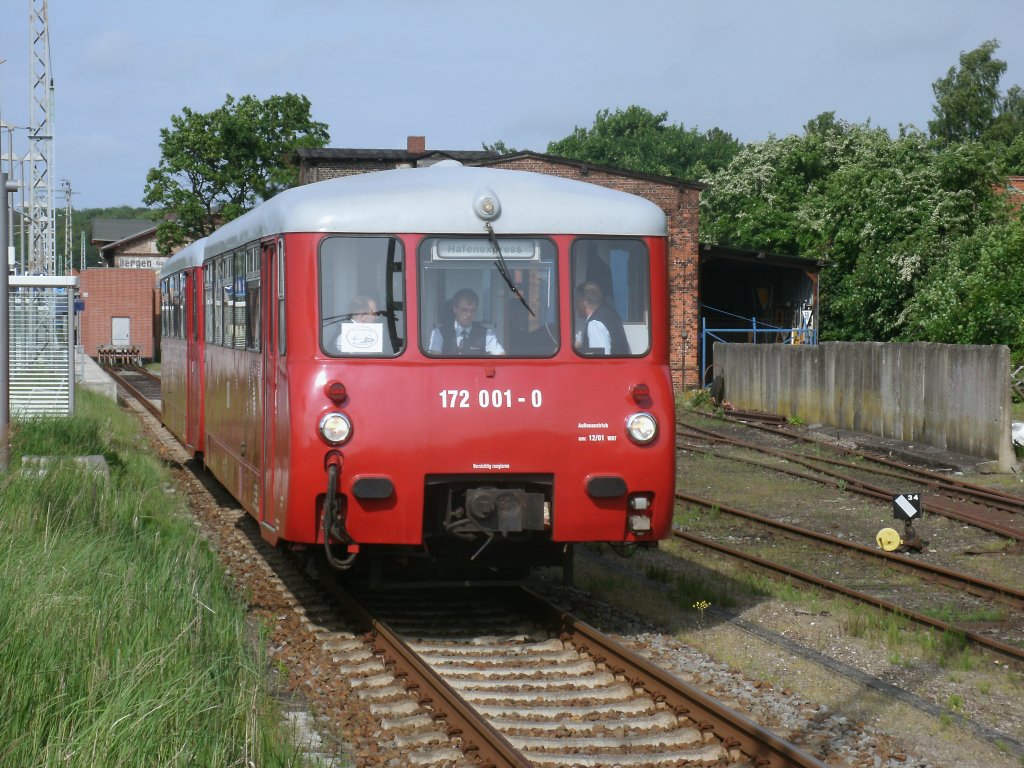 Ausfahrender PRE 81277 nach Lauterbach Mole gefahren vom Neustrelitzer 172 001-0/601-7 aus Bergen/Rgen am 02.Juni 2013.