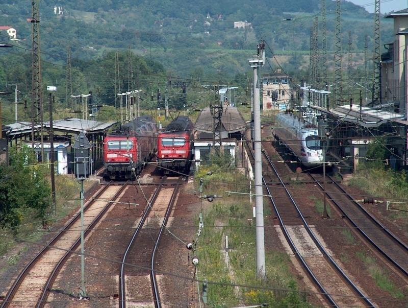 Bahnalltag in Naumburg Hbf: RB´s nach Halle und Saalfeld und ein ICE-T der Relation Berlin - M�nchen; 17.04.2005 (Foto: Holger Flatau)