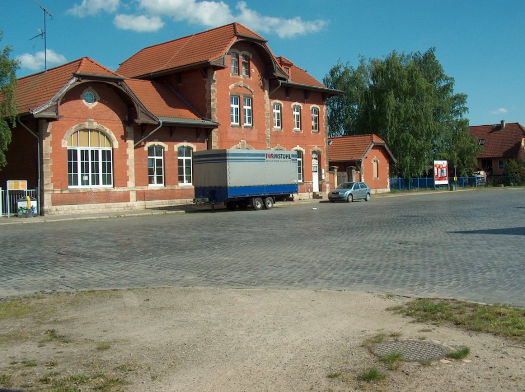 Bahnhofsvorplatz in Naumburg Ost; 10.05.2008