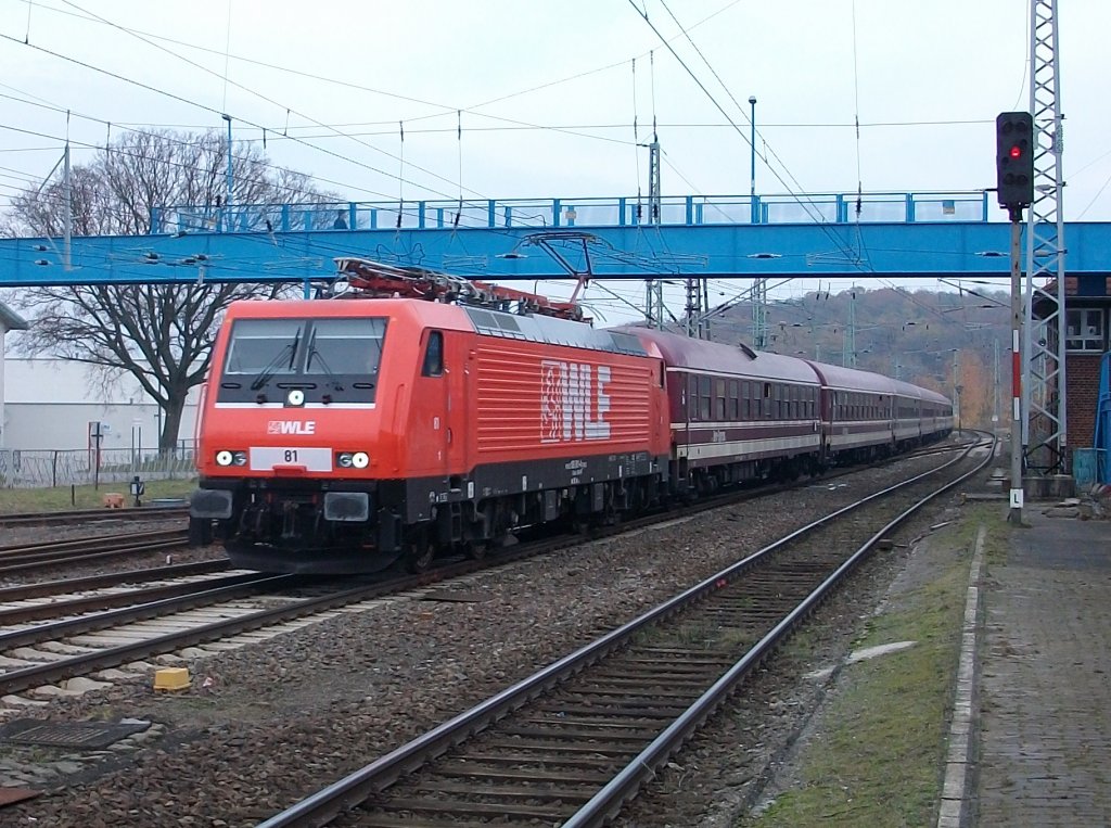 Bereits zum zweiten Mal ist WLE-81 mit Mller`s Saufzug auf Rgen.Am 31.Oktober 2010 durchfuhr der Sonderzug Binz-Kln wieder Bergen/Rgen.