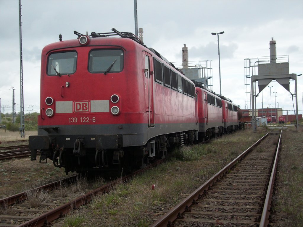 Bis zur Verschrottung in Opladen stand 139 122 eine Zeitlang in Mukran in der dortigen Einsatzstelle.Aufnahme vom 06.Mai 2009.