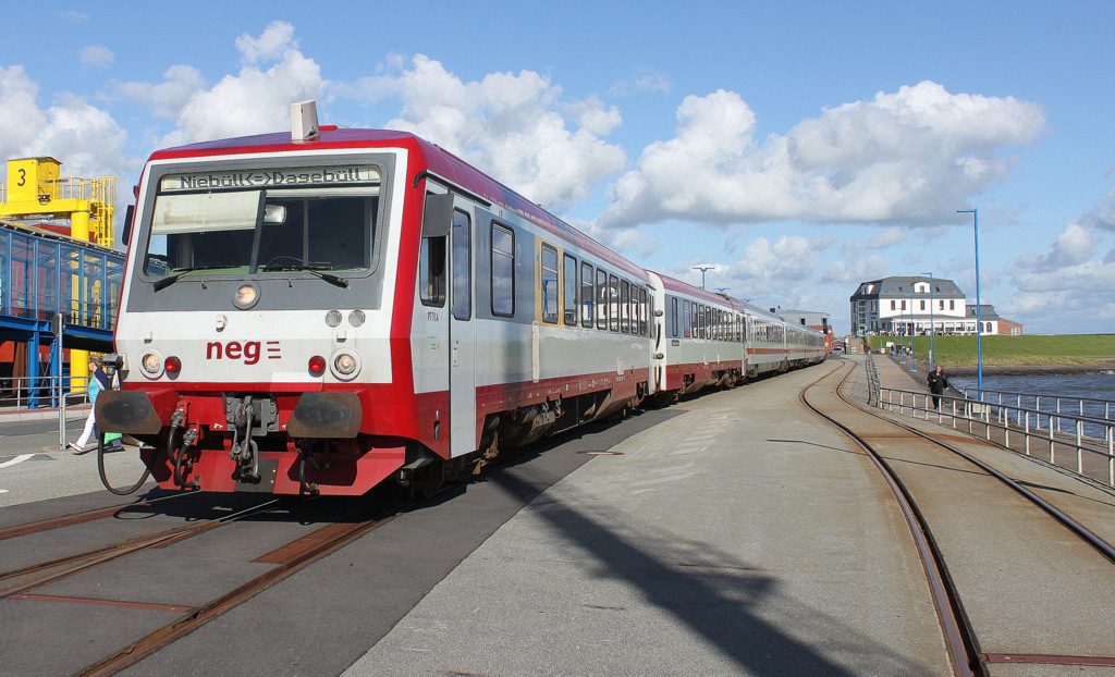 Bisschen mehr 628 in Dagebll (21.07 2012) (Zu euer Information: Ich stand nich im Gleisbereich sondern brav dahinter. Einer muss ja als Vorbild vorgehen... und mein Schatten htte mich ja eh jetzt verraten )