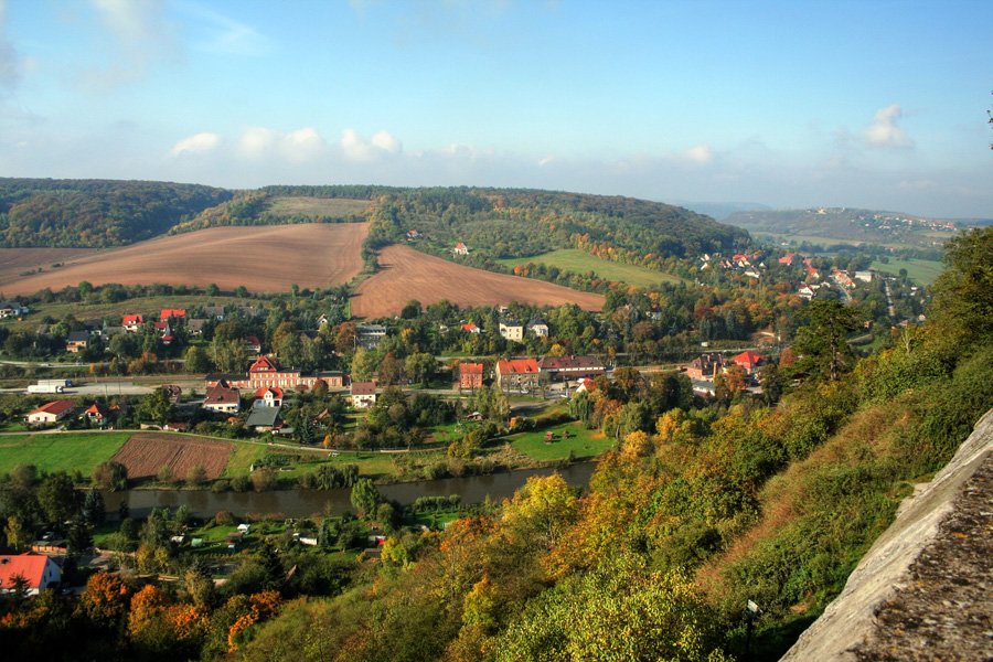 Blick von der Neuenburg auf den Freyburger Bahnhof; Oktober 2007 (Foto: Selmar Petzoldt)