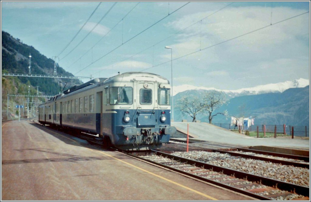 BLS Regionalverkehr auf der Sdrampe vor zwanzig Jahren.
Hohtenn, im Frhling 1993 (Gescanntes Bild)