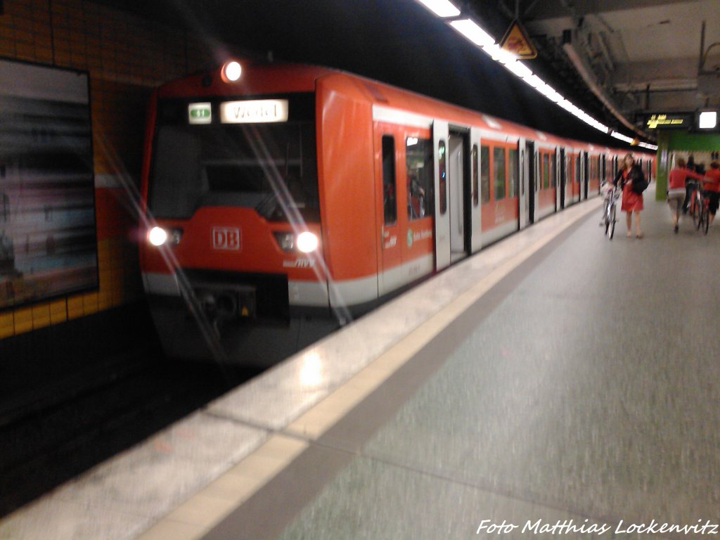 BR 474 im Bahnhof Hamburg-Altona am 8.6.13