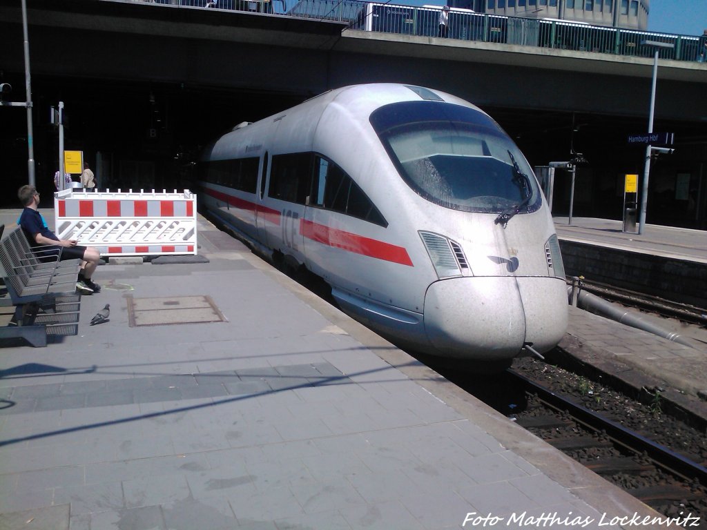 BR 605 bei der Ausfahrt ausm Bahnhof Hamburg Hbf am 8.6.13