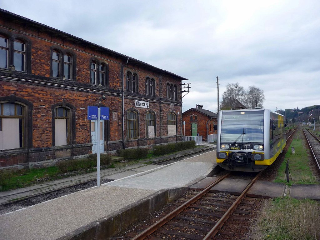 Burgenlandbahn 672 907-3 als RB von Nebra nach Zeitz, im Bf Vitzenburg; 08.04.2008 (Foto: Ralf Kuke)