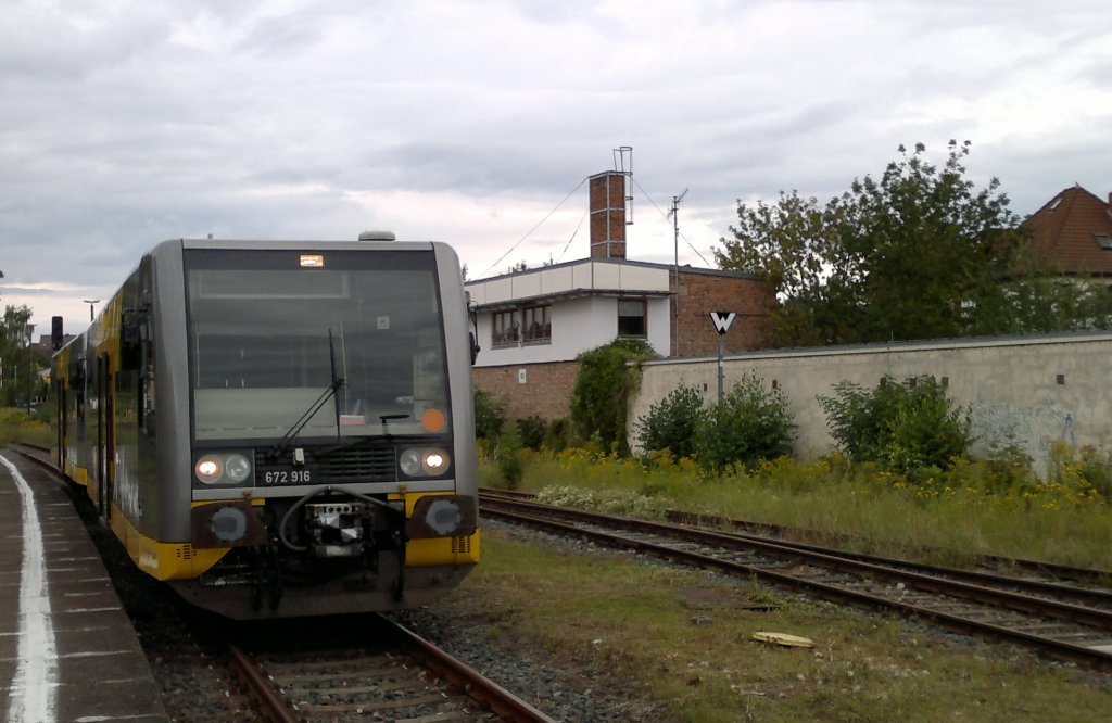 Burgenlandbahn 672 916  Burgenlandkreis  + 672 905  Stadt Ro�leben  als RB 34887 nach Naumburg Ost, zu unserem 6. Unstrutbahnfest in Ro�leben; 28.08.2011