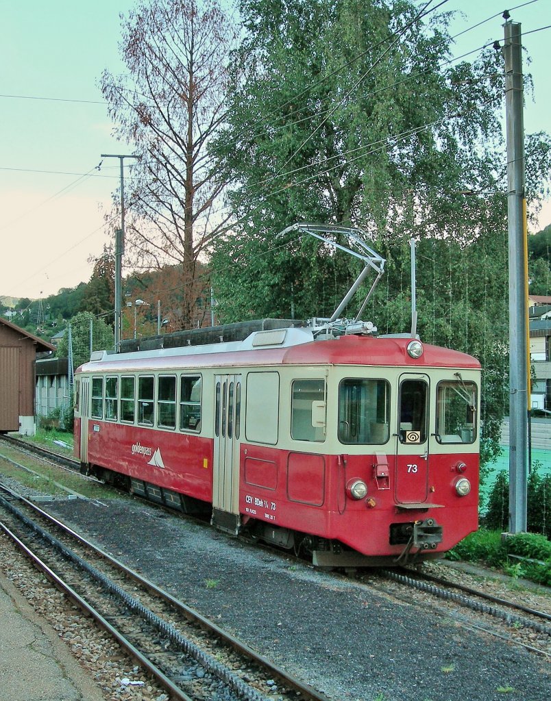 CEV BDe 2/4 N 73 mit neuer Beschriftung  GoldenPass  in Blonay. 
25. August 2010