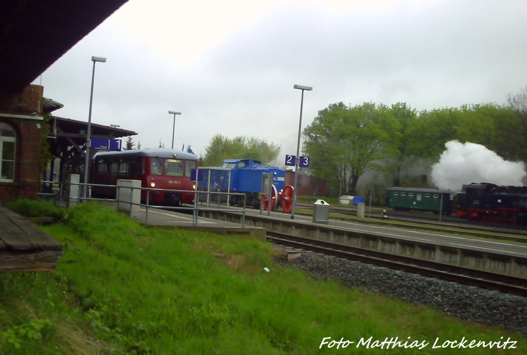 Chemnitzer Ferkeltaxen 172 171 & 172 131 / PRESS 204 033-9 im Bahnhof Putbus am 15.5.11