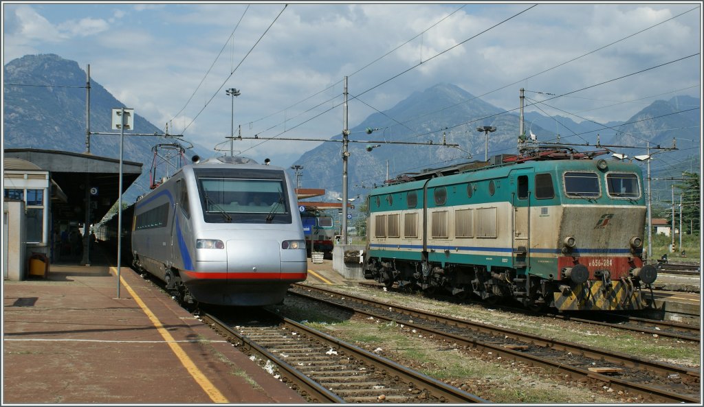 CIS ETR 470 nach Milaon und E 656 284 in Domosossola am 27.07.2009.