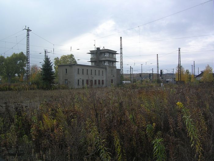 Da ehemalige Stellwerk B2 + W2 in Naumburg Hbf; 2006 (Foto: Thomas Menzel)