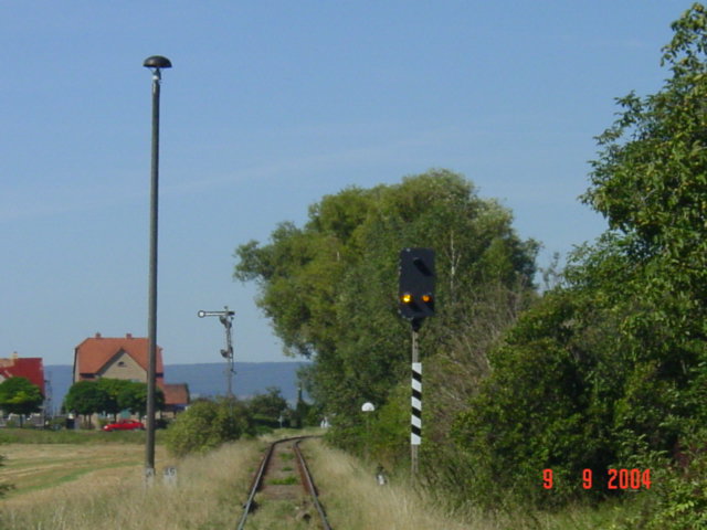 Das Ausfahrtssignal vom Bf Gehofen, Richtung Artern; 09.09.2004 (Foto: Carsten Klinger)