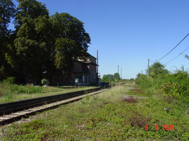 Das Bahnhofsgel�nde in Donndorf; 09.09.2004 (Foto: Carsten Klinger)