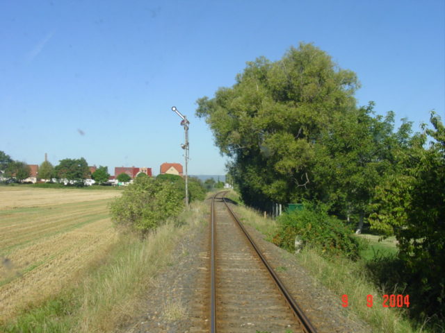 Das Einfahrtssignal aus Richtung Artern, im Bf Gehofen; 08.09.2004 (Foto: Carsten Klinger)