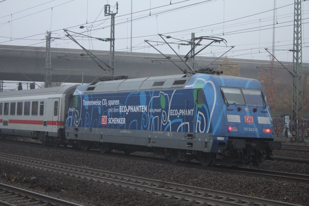 DB 101 042-0 Schob in Den Bahnhof Hamburg Harburg am 09.11.2011