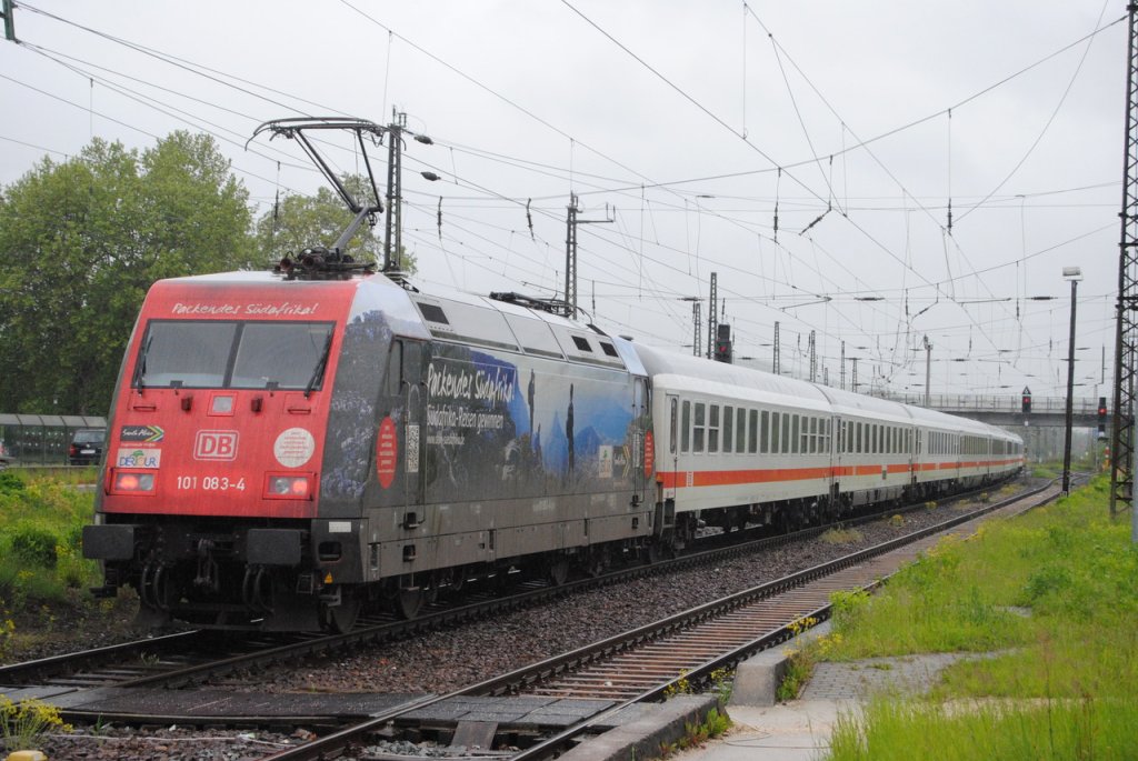 DB 101 083 als Schublok am IC 2154 von Leipzig Hbf nach Frankfurt (M) Hbf, am 26.05.2013 in Naumburg Hbf. (Foto: dampflok015)