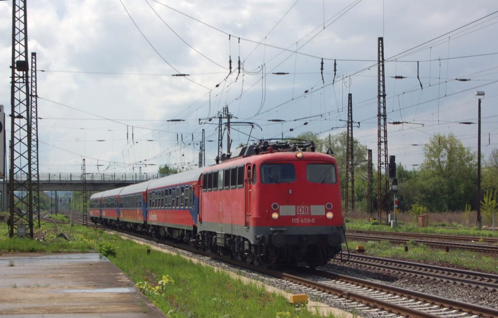 DB 115 459-0 mit dem PF 2762 von M�nchen Hbf nach Berlin, am 09.05.2013 in Naumburg Hbf. (Foto: dampflok015)