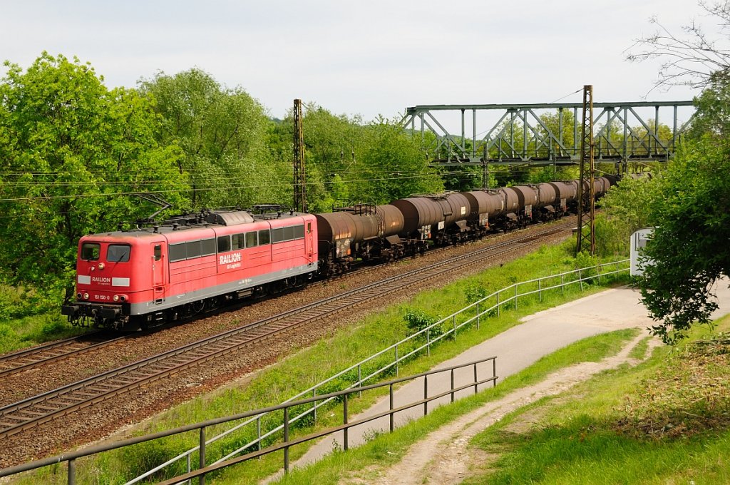 DB 151 150-0 mit Kesselwagen Richtung Bad K�sen, am 18.05.2012 in Naumburg Hbf. (Foto: Torsten Barth)