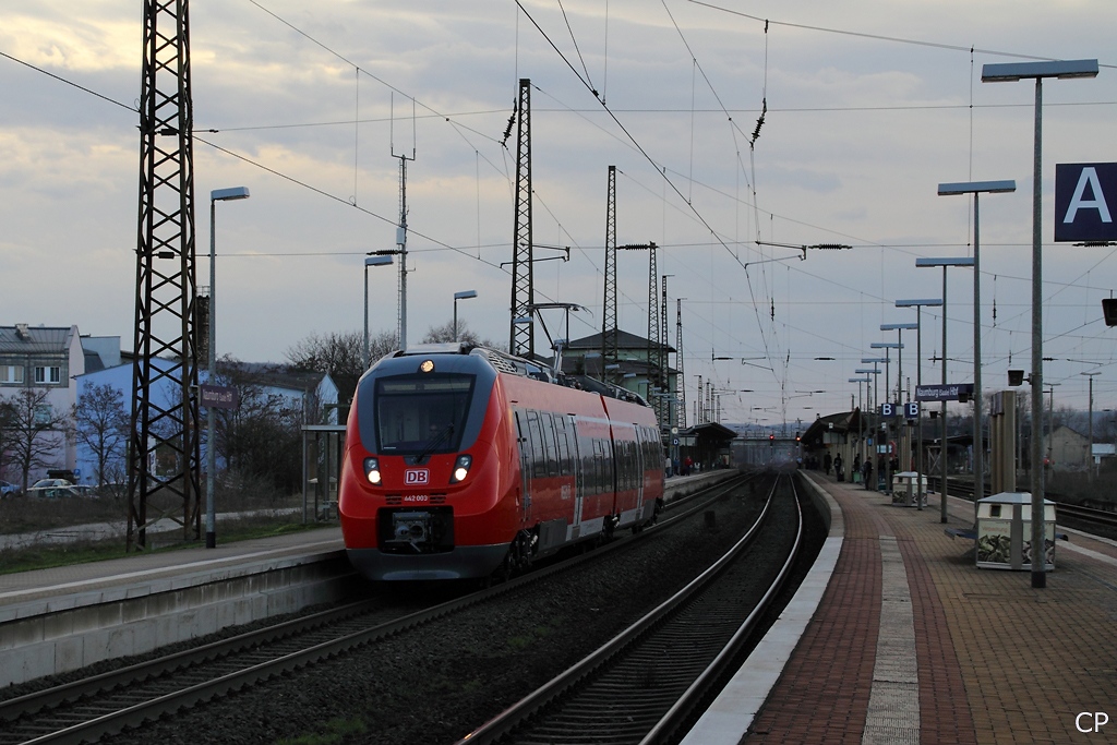 DB 442 003-0 als Tfzf Richtung Gro�korbetha, in Naumburg Hbf; 26.03.2010 (Foto: Christopher P�tz)