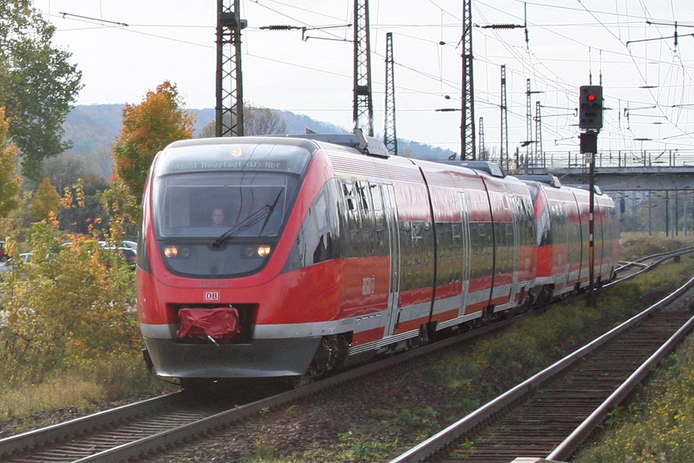 DB 643 502 + 643 503 auf �berf�hrungsfahrt Richtung Gro�korbetha, in Naumburg Hbf; 22.10.2010 (Foto: Marcel Grauke)