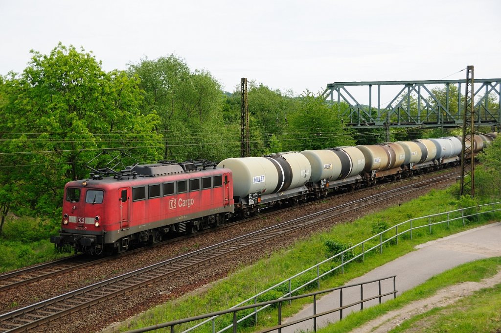 DB Cargo 140 790-7 mit dem GC 62170 von Gro�korbetha nach Osnabr�ck Rbf, am 18.05.2012 in Naumburg Hbf. (Foto: Torsten Barth)