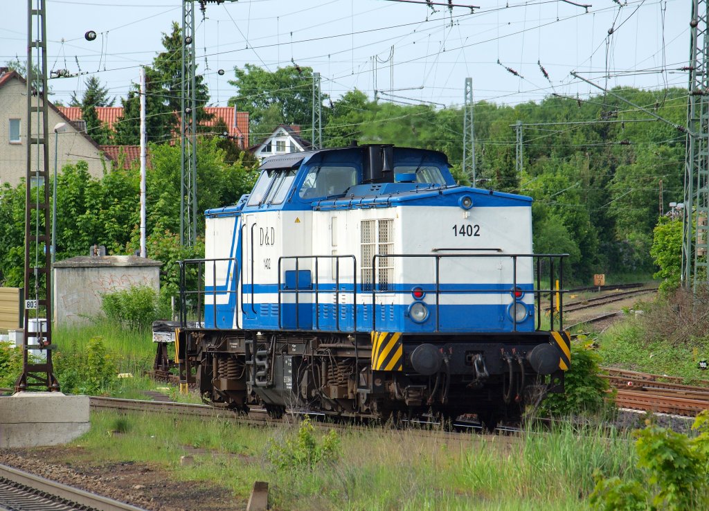 D&D 1402 ist eine DR V100 und fuhr am 29.5 nach einer kleinen durchlass Pause Richtung Hamburg aus dem Bahnhof Lneburg.