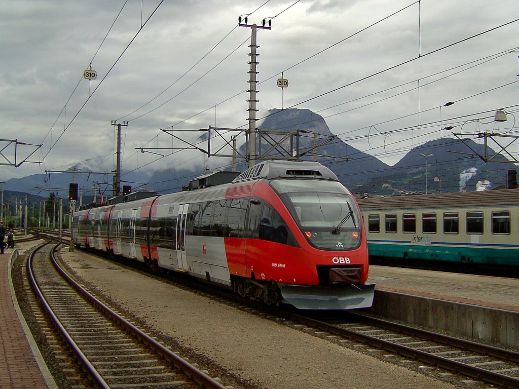 Der 4024 079 am 23.08.2008 bei der Ausfahrt aus Wrgl Hbf. 
