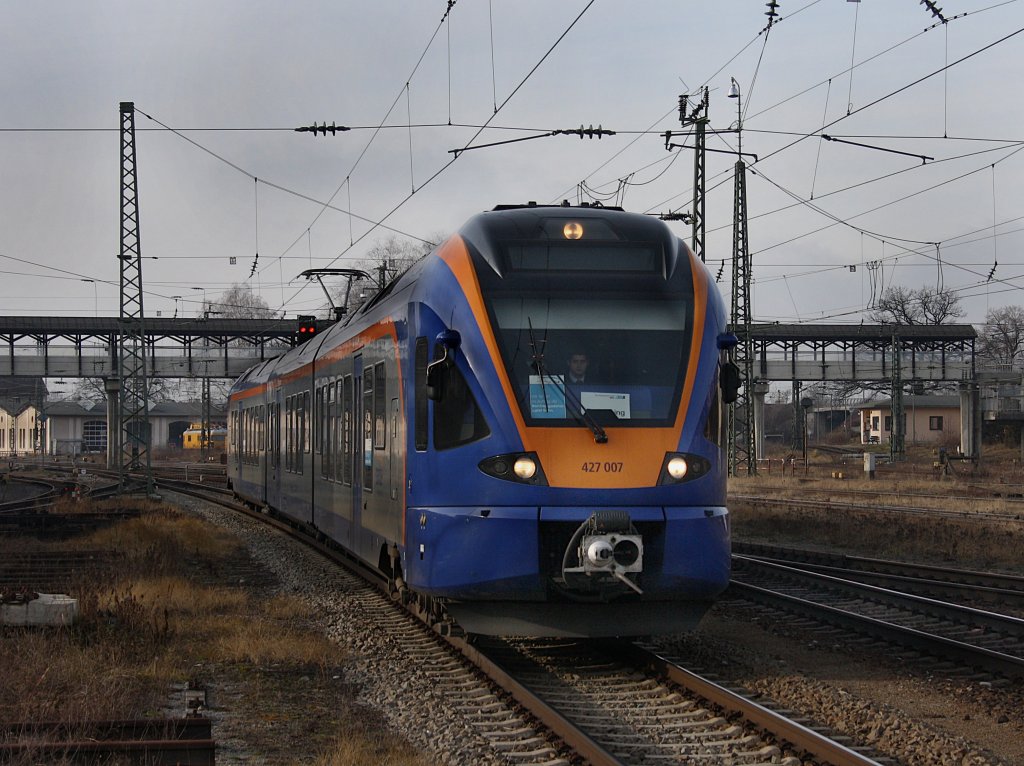 Der 427 007 von Cantus am 01.01.2010 als BLB Ersatzzug bei der Einfahrt in Freilassing. 
