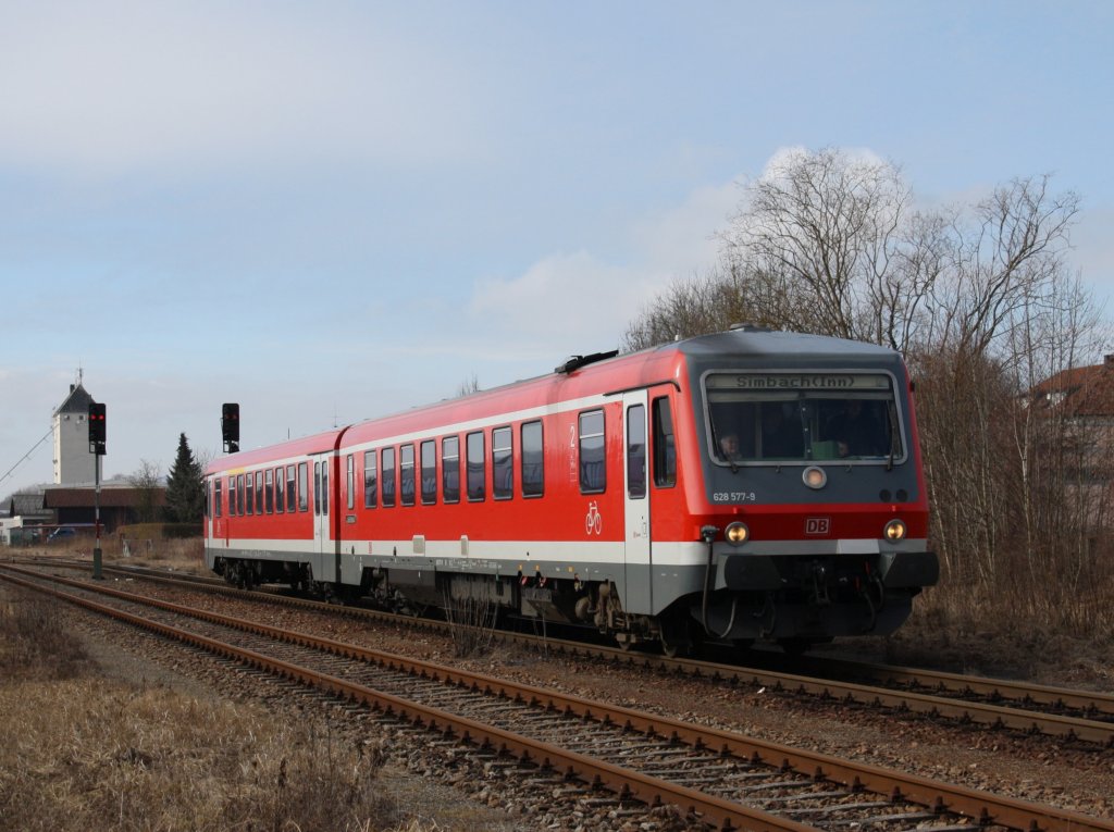 Der 628 577 am 28.02.2009 bei der Einfahrt in Simbach am Inn. 
