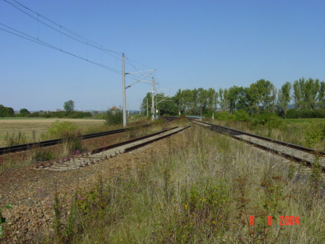 Der Abzweig der Unstrutbahn bei Reinsdorf (b Artern); 08.09.2004 (Foto: Carsten Klinger)