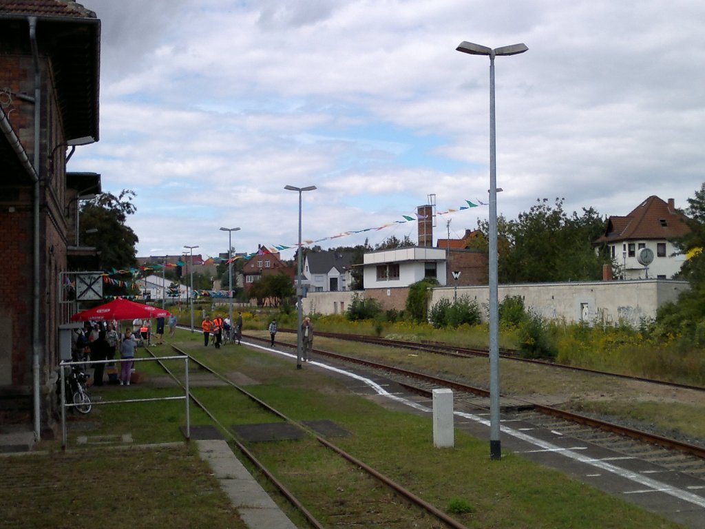 Der Bahnhof Ro�leben w�hrend unserem 6. Unstrutbahnfest am 28.08.2011. Neben Musik und Bratw�rsten gab es auch eine Modellbahn und Informationsst�nde zu sehen.