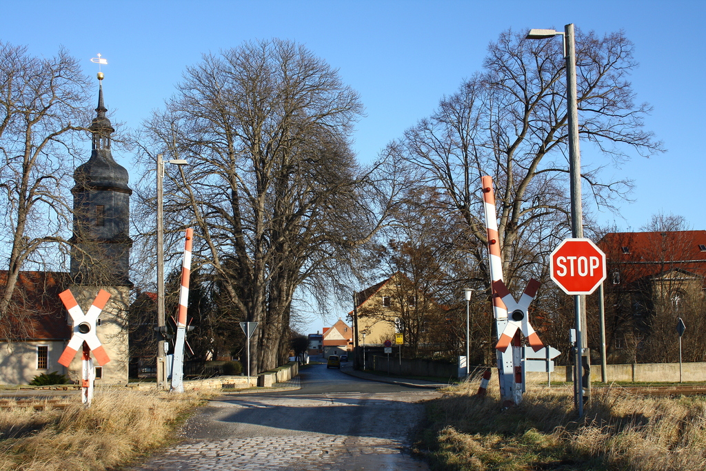Der Bahn�bergang an einem Feldweg in Nausitz am 14.01.2012. (Foto: Michael Rathmann)